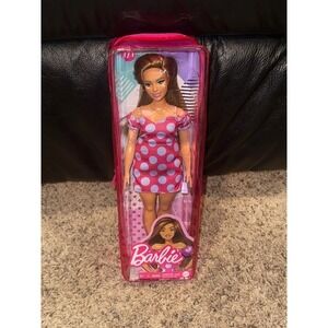 Barbie Fashionistas Doll #175 Curvy Brunette Pink Polka‎ Dot Dress NIB